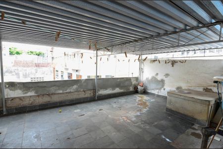 Apartamento à venda com 124m², 2 quartos e 1 vaga Apartamento à venda com 124m², 2 quartos e 1 vagaTerraço