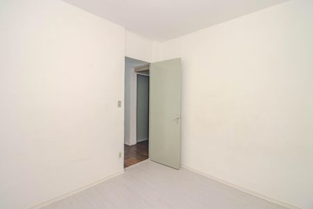 Quarto 1 de apartamento para alugar com 2 quartos, 40m² em Rubem Berta, Porto Alegre