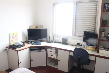 Apartamento à venda com 150m², 3 quartos e 2 vagasQuarto 2