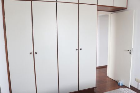 Apartamento à venda com 150m², 3 quartos e 2 vagasQuarto 2