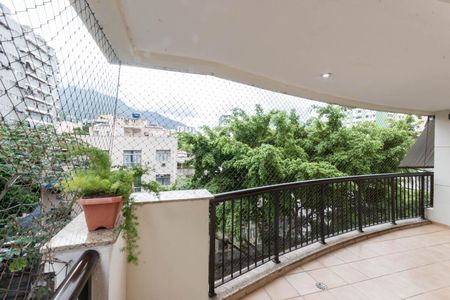 Apartamento à venda com 131m², 3 quartos e 2 vagasVaranda Suíte