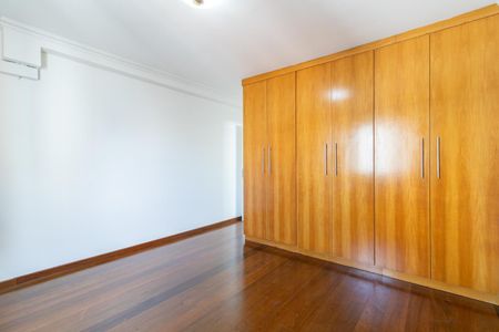 Apartamento para alugar com 118m², 3 quartos e 3 vagas Apartamento para alugar com 118m², 3 quartos e 3 vagasSuíte