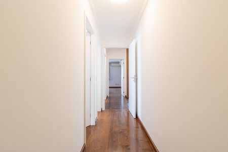 Apartamento para alugar com 118m², 3 quartos e 3 vagas Apartamento para alugar com 118m², 3 quartos e 3 vagasCorredor