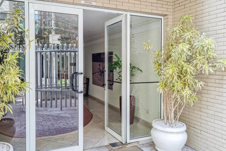 Apartamento para alugar com 118m², 3 quartos e 3 vagas Apartamento para alugar com 118m², 3 quartos e 3 vagasFachada