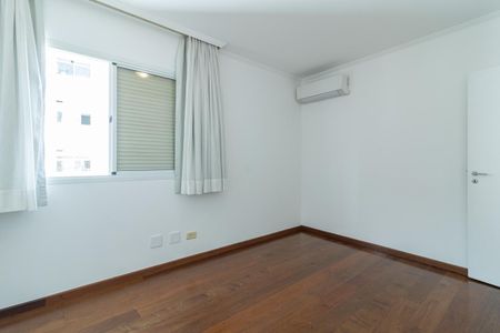 Apartamento para alugar com 118m², 3 quartos e 3 vagas Apartamento para alugar com 118m², 3 quartos e 3 vagasQuarto 1