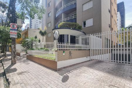 Apartamento para alugar com 118m², 3 quartos e 3 vagas Apartamento para alugar com 118m², 3 quartos e 3 vagasFachada