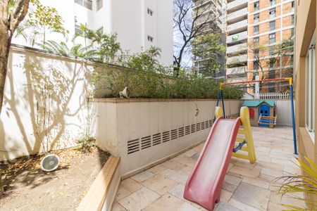 Apartamento para alugar com 118m², 3 quartos e 3 vagas Apartamento para alugar com 118m², 3 quartos e 3 vagasÁrea comum - Playground