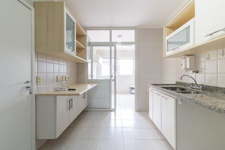 Apartamento para alugar com 118m², 3 quartos e 3 vagas Apartamento para alugar com 118m², 3 quartos e 3 vagasCozinha