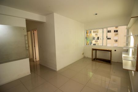 Sala de apartamento para alugar com 3 quartos, 79m² em Partenon, Porto Alegre