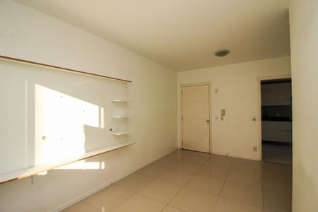 Sala de apartamento para alugar com 3 quartos, 79m² em Partenon, Porto Alegre