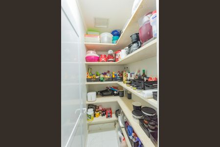 Casa à venda com 320m², 3 quartos e 6 vagasDespensa