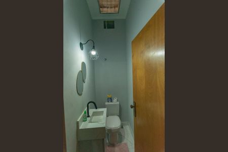 Casa à venda com 320m², 3 quartos e 6 vagasLavabo