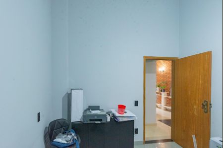 Casa à venda com 320m², 3 quartos e 6 vagasEscritório