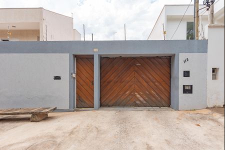 Casa à venda com 320m², 3 quartos e 6 vagasFachada