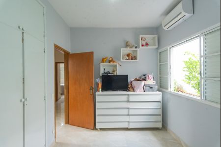 Casa à venda com 320m², 3 quartos e 6 vagasQuarto 2