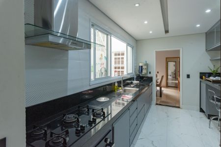Casa à venda com 320m², 3 quartos e 6 vagasCozinha