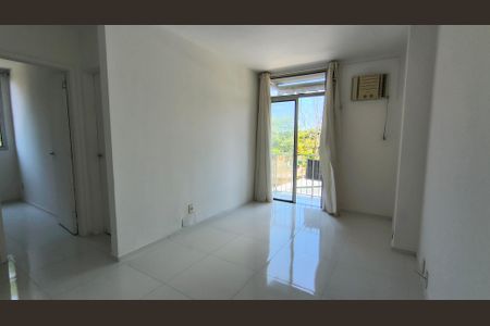 Sala de apartamento para alugar com 2 quartos, 58m² em Barra da Tijuca, Rio de Janeiro