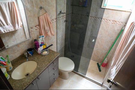 Casa à venda com 250m², 4 quartos e 2 vagas Casa à venda com 250m², 4 quartos e 2 vagasBanheiro Social