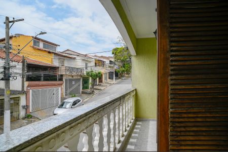Casa à venda com 250m², 4 quartos e 2 vagas Casa à venda com 250m², 4 quartos e 2 vagasVaranda da Suíte