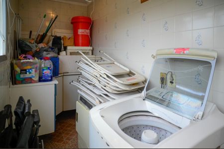 Casa à venda com 250m², 4 quartos e 2 vagas Casa à venda com 250m², 4 quartos e 2 vagasÁrea de Serviço