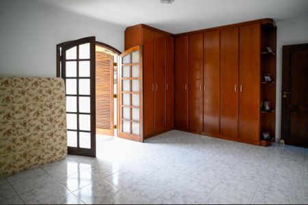 Casa à venda com 250m², 4 quartos e 2 vagas Casa à venda com 250m², 4 quartos e 2 vagasSuíte