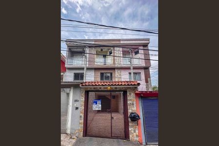 Casa para alugar com 190m², 3 quartos e 3 vagas Casa para alugar com 190m², 3 quartos e 3 vagasFachada