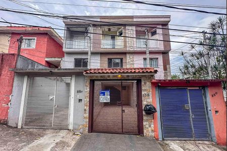 Casa para alugar com 190m², 3 quartos e 3 vagas Casa para alugar com 190m², 3 quartos e 3 vagasFachada