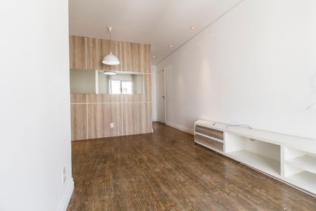 Sala  de apartamento à venda com 2 quartos, 61m² em Jardim Tupanci, Barueri