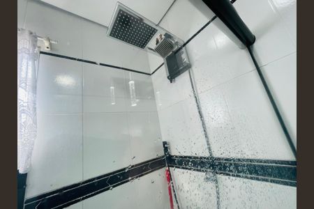 Casa à venda com 160m², 4 quartos e 2 vagasBanheiro 3