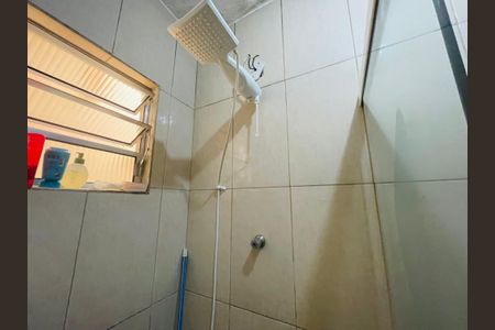 Casa à venda com 160m², 4 quartos e 2 vagasBanheiro 1