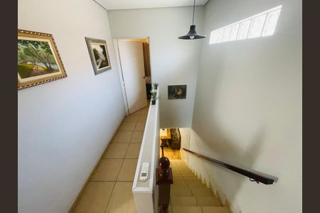 Casa à venda com 160m², 4 quartos e 2 vagasCorredor interno