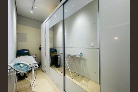 Casa à venda com 160m², 4 quartos e 2 vagasCloset