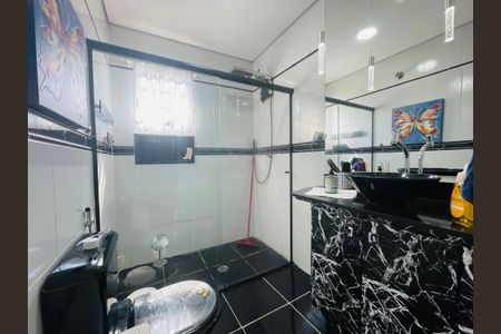 Casa à venda com 160m², 4 quartos e 2 vagasBanheiro 3