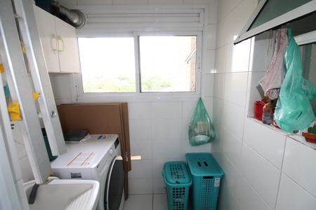 Apartamento para alugar com 65m², 3 quartos e 1 vagaÁrea de Serviço