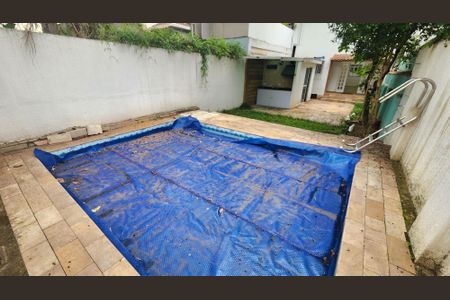 Casa para alugar com 200m², 3 quartos e 2 vagas Casa para alugar com 200m², 3 quartos e 2 vagasPiscina