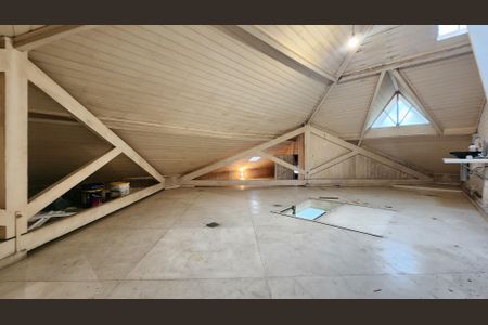 Casa para alugar com 200m², 3 quartos e 2 vagas Casa para alugar com 200m², 3 quartos e 2 vagasSóton