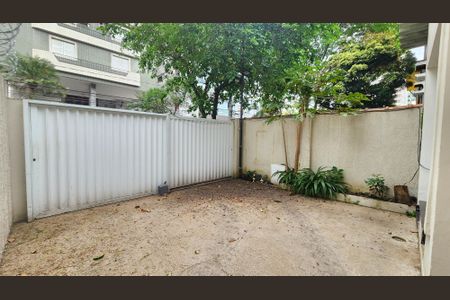 Casa para alugar com 200m², 3 quartos e 2 vagas Casa para alugar com 200m², 3 quartos e 2 vagasGaragem