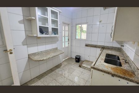 Casa para alugar com 200m², 3 quartos e 2 vagas Casa para alugar com 200m², 3 quartos e 2 vagasCozinha