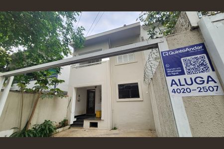 Casa para alugar com 200m², 3 quartos e 2 vagas Casa para alugar com 200m², 3 quartos e 2 vagasFachada