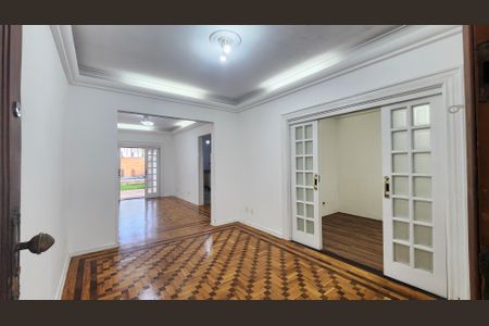 Casa para alugar com 200m², 3 quartos e 2 vagas Casa para alugar com 200m², 3 quartos e 2 vagasSala