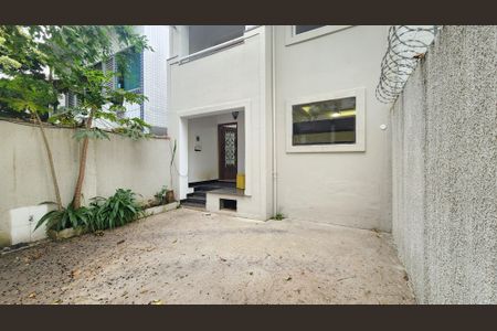 Casa para alugar com 200m², 3 quartos e 2 vagas Casa para alugar com 200m², 3 quartos e 2 vagasQuintal