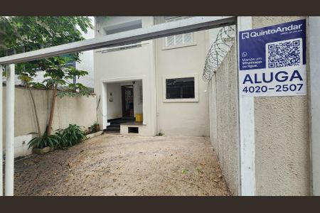 Casa para alugar com 200m², 3 quartos e 2 vagas Casa para alugar com 200m², 3 quartos e 2 vagasFachada