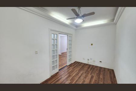 Casa para alugar com 200m², 3 quartos e 2 vagas Casa para alugar com 200m², 3 quartos e 2 vagasSala de TV