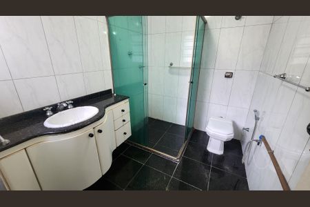 Casa para alugar com 200m², 3 quartos e 2 vagas Casa para alugar com 200m², 3 quartos e 2 vagasBanheiro da Suíte