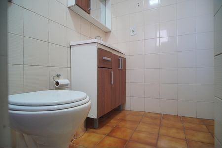 Banheiro de kitnet/studio para alugar com 1 quarto, 37m² em Industrial, Novo Hamburgo