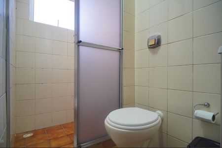 Banheiro de kitnet/studio para alugar com 1 quarto, 37m² em Industrial, Novo Hamburgo