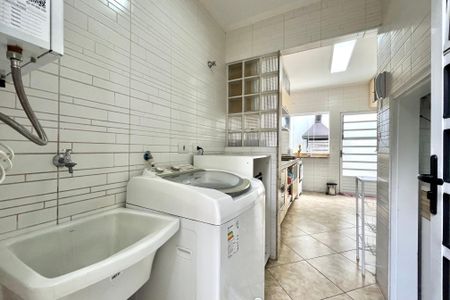 Casa de condomínio à venda com 200m², 4 quartos e 3 vagas Casa de condomínio à venda com 200m², 4 quartos e 3 vagasÁrea de Serviço