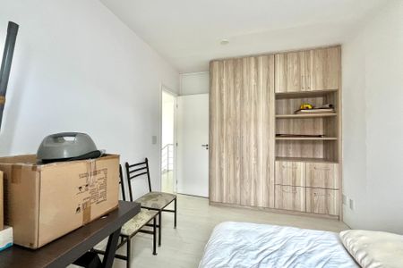 Casa de condomínio à venda com 200m², 4 quartos e 3 vagas Casa de condomínio à venda com 200m², 4 quartos e 3 vagasQuarto