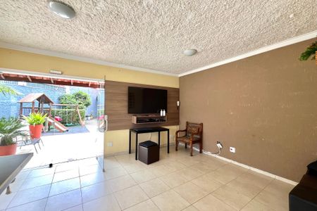 Casa de condomínio à venda com 200m², 4 quartos e 3 vagas Casa de condomínio à venda com 200m², 4 quartos e 3 vagasÁrea comum