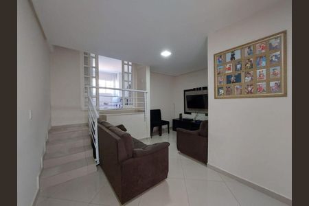 Casa à venda com 3 quartos, 375m² em Parque Cisper, São Paulo
